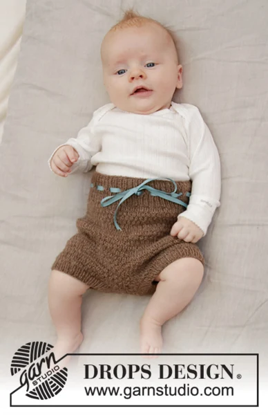 33-23 Shorts and Sweet by DROPS Design